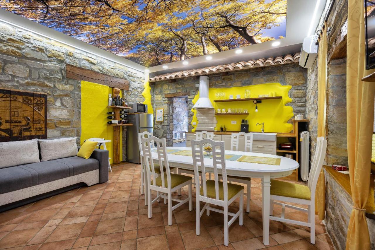 Touristfarm - Apartments "Red Fairytale" Marezige Kamer foto