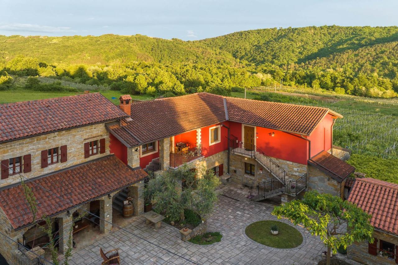 Touristfarm - Apartments "Red Fairytale" Marezige Buitenkant foto